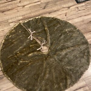 Faux Fur Tree Skirt